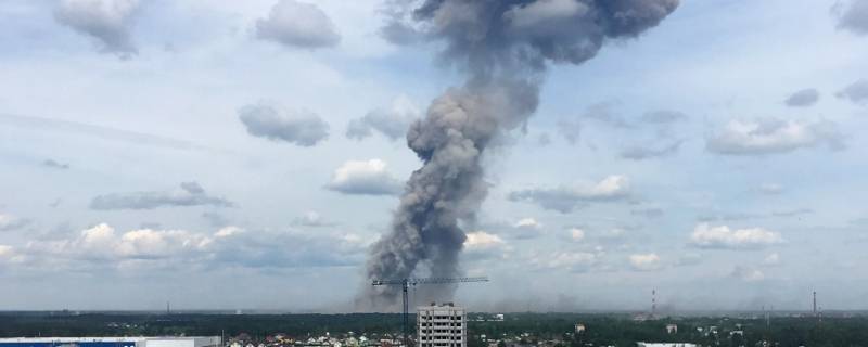 爆炸必须具备的三个条件